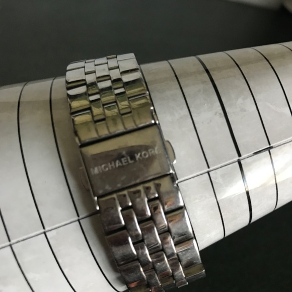 Michael Kors Ritz Silver-tone Women’s Watch MK-5020 - Picture 3 of 16